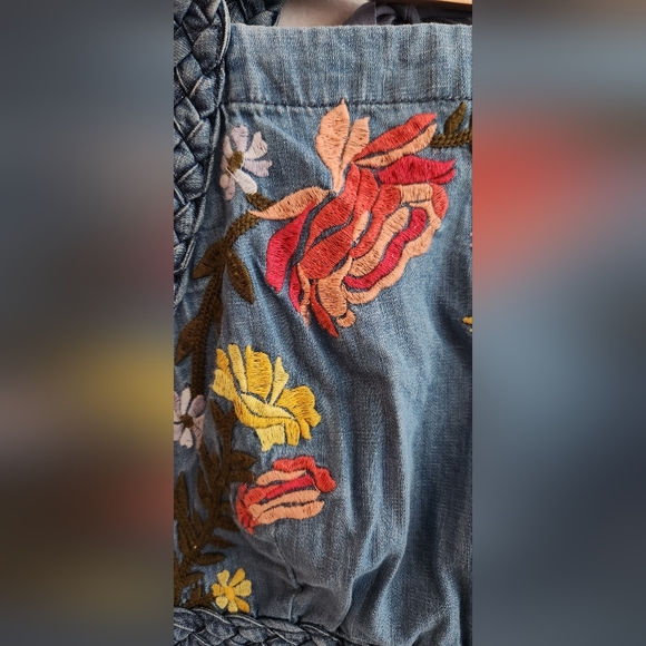 BNWT Anthropologie Pilcro embroidered denim top, size XS - Picture 3 of 10